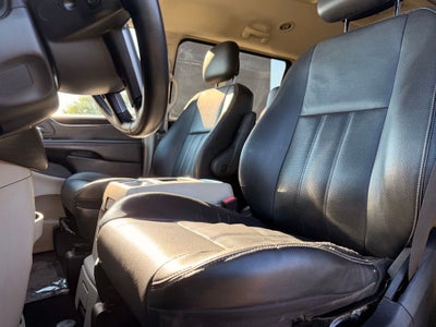 2012 Chrysler Town & Country Touring
