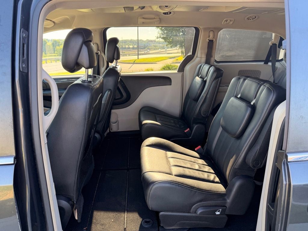 2012 Chrysler Town & Country Touring