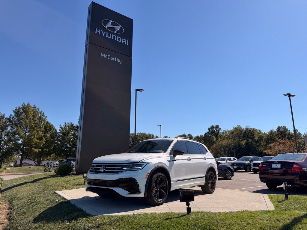 2024 Volkswagen Tiguan 2.0T SE R-Line Black