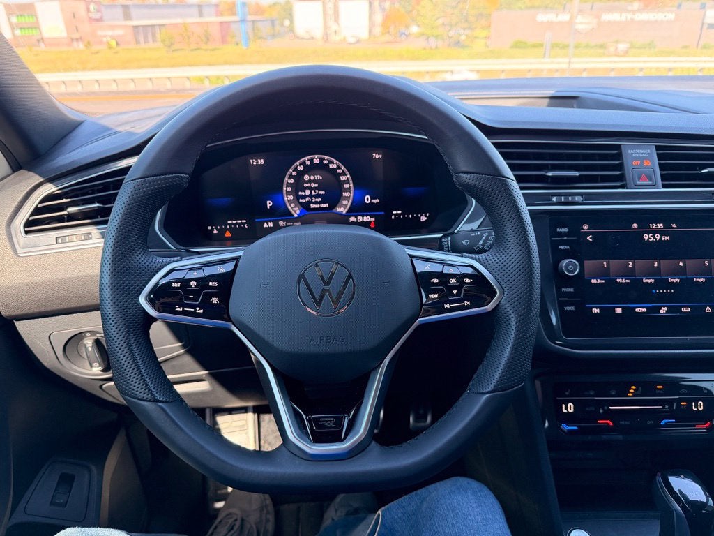 2024 Volkswagen Tiguan 2.0T SE R-Line Black