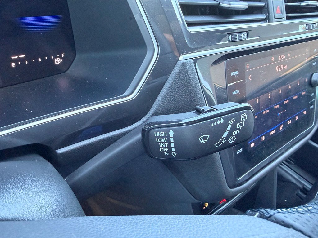 2024 Volkswagen Tiguan 2.0T SE R-Line Black