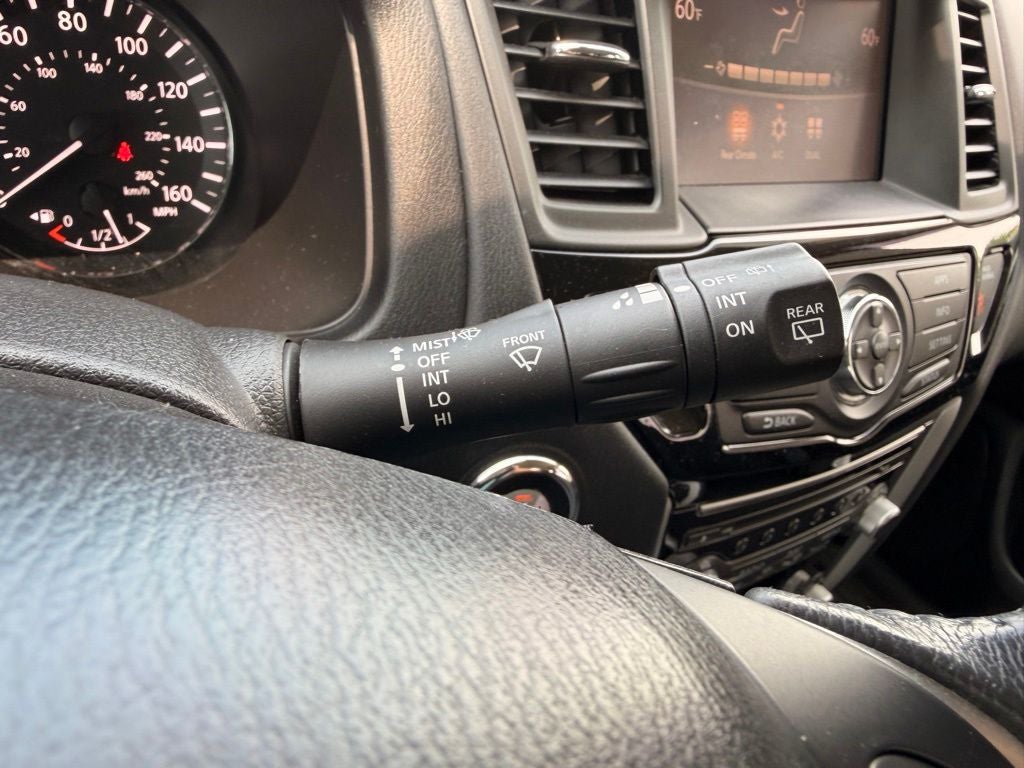 2017 Nissan Pathfinder SV