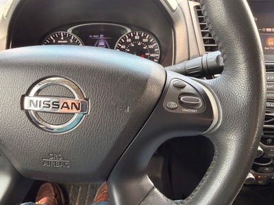 2017 Nissan Pathfinder SV