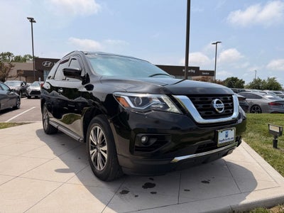 2017 Nissan Pathfinder SV