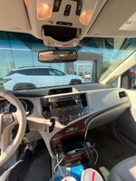2014 Toyota Sienna XLE 8 Passenger