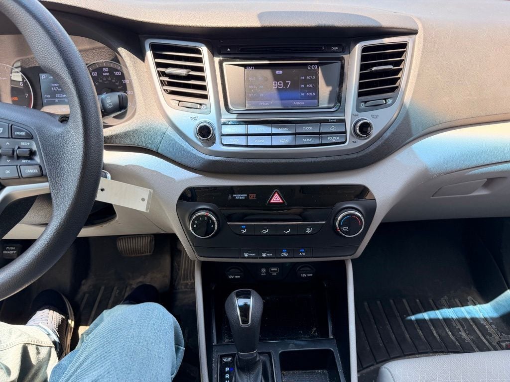 2017 Hyundai TUCSON SE Popular Equipment Package