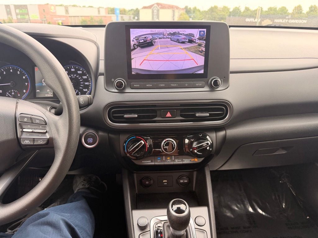2022 Hyundai KONA SEL