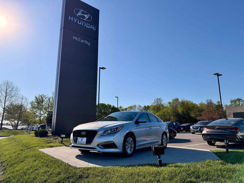2017 Hyundai SONATA HYBRID SE