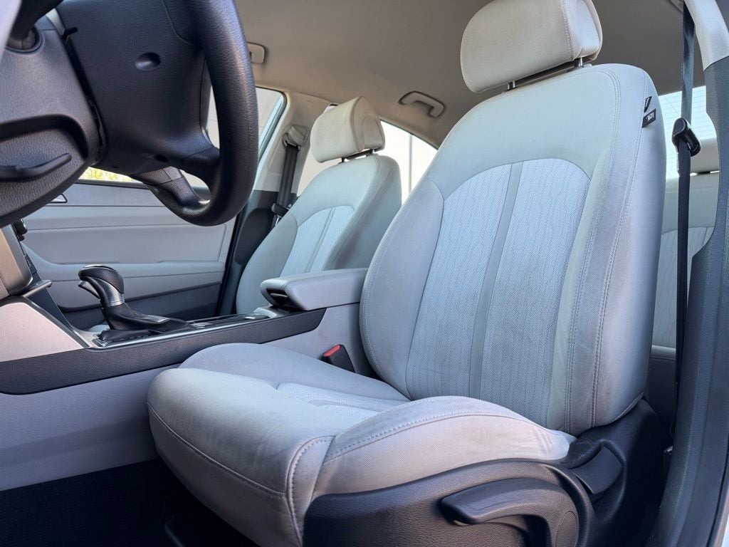 2017 Hyundai SONATA HYBRID SE