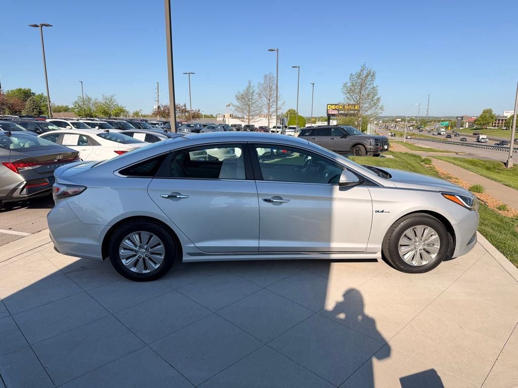 2017 Hyundai SONATA HYBRID SE