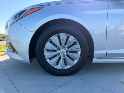 2017 Hyundai SONATA HYBRID SE