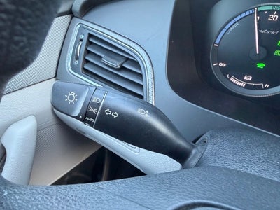 2017 Hyundai SONATA HYBRID SE