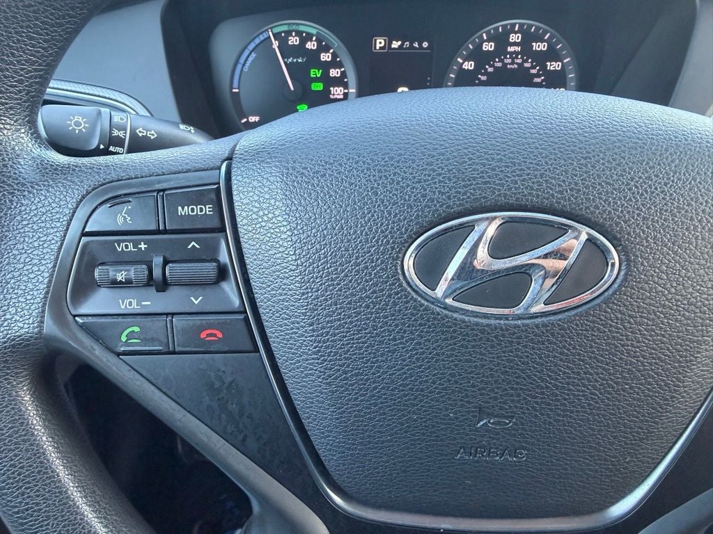 2017 Hyundai SONATA HYBRID SE