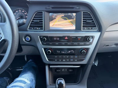 2017 Hyundai SONATA HYBRID SE