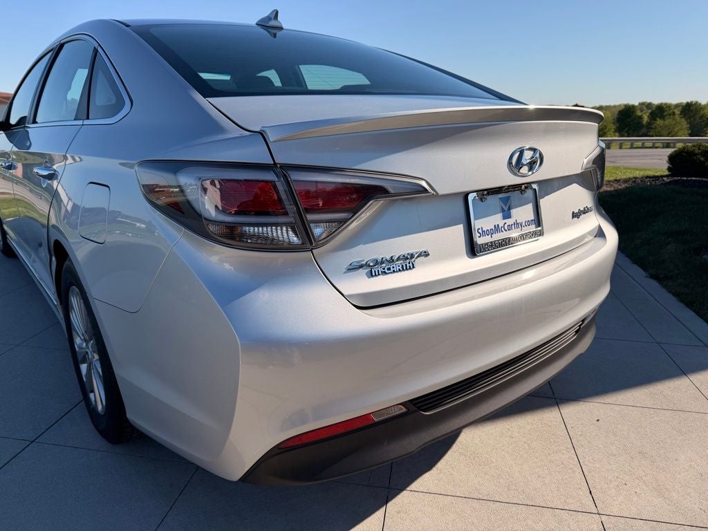 2017 Hyundai SONATA HYBRID SE