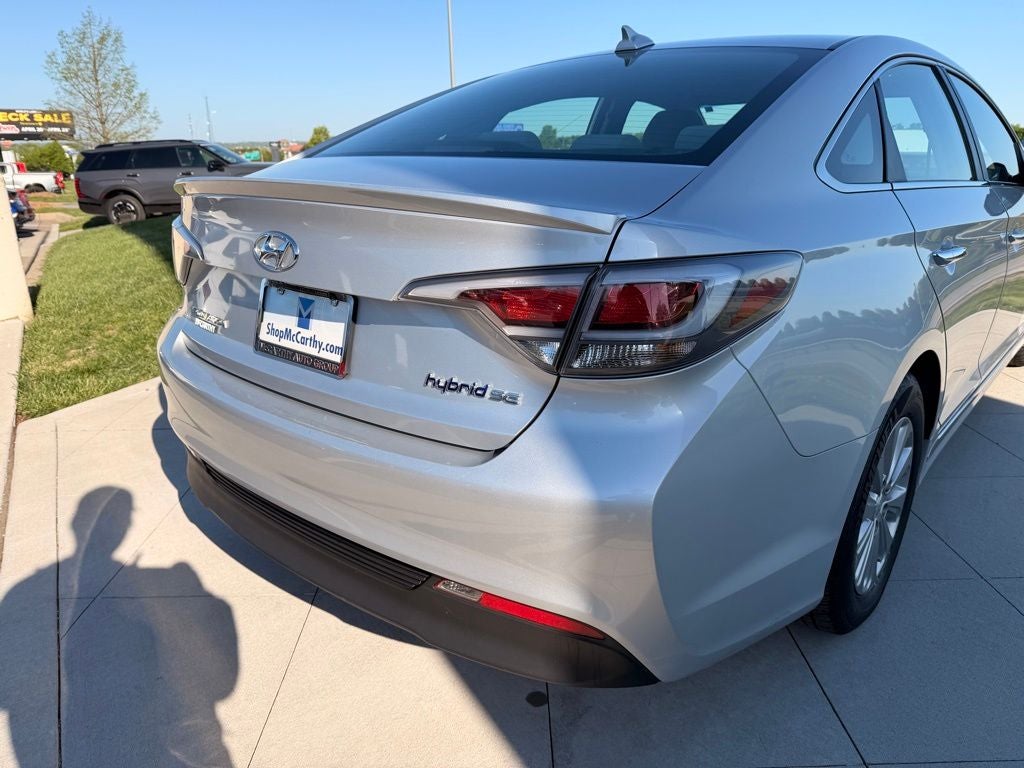2017 Hyundai SONATA HYBRID SE