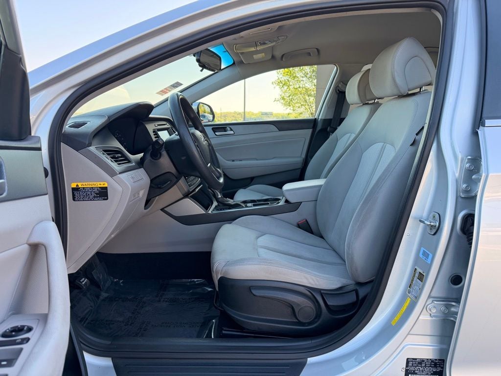 2017 Hyundai SONATA HYBRID SE