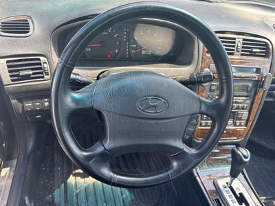 2001 Hyundai XG300 Base