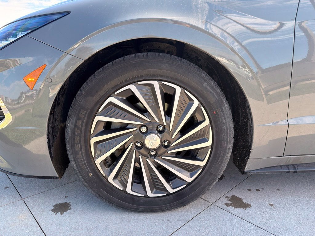 2023 Hyundai SONATA HYBRID Limited