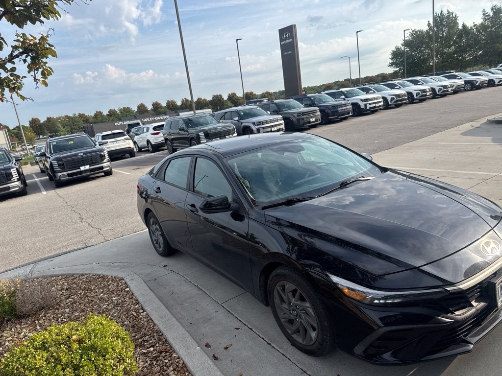 2024 Hyundai ELANTRA SEL