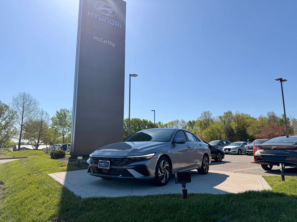 2025 Hyundai ELANTRA Limited