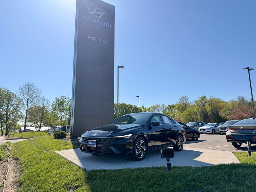 2025 Hyundai ELANTRA Limited