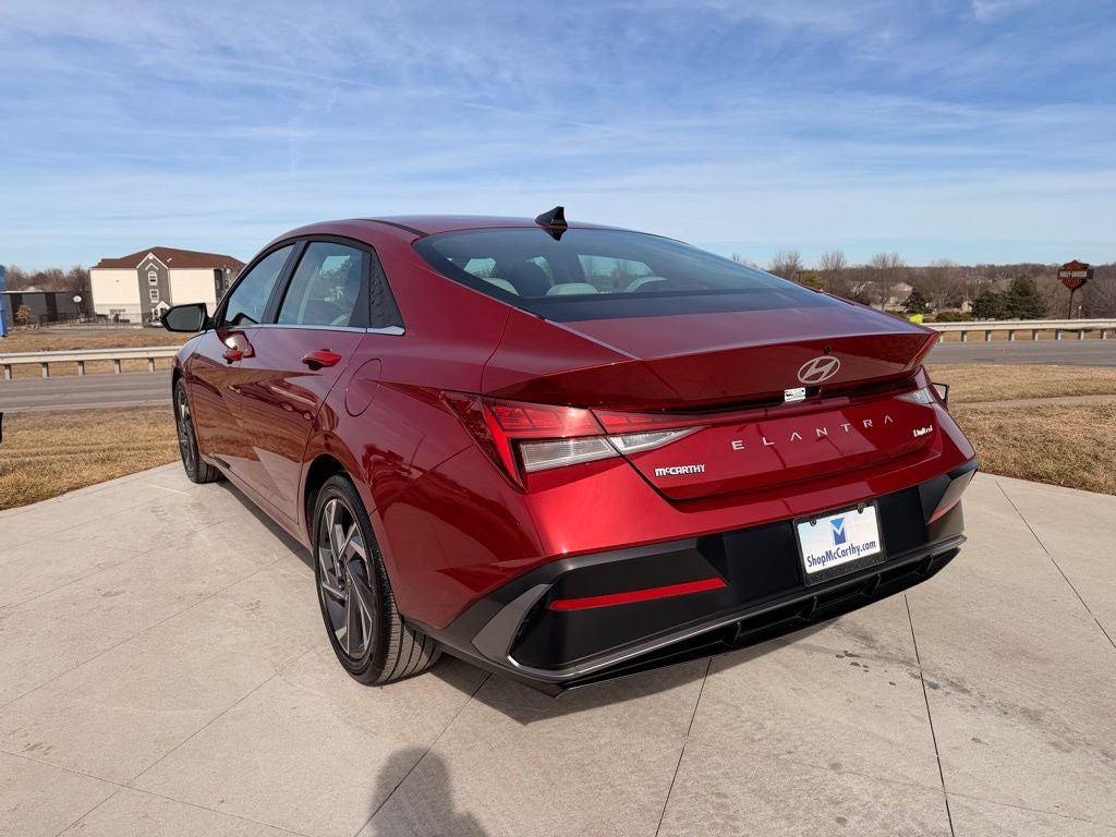 2025 Hyundai ELANTRA Limited