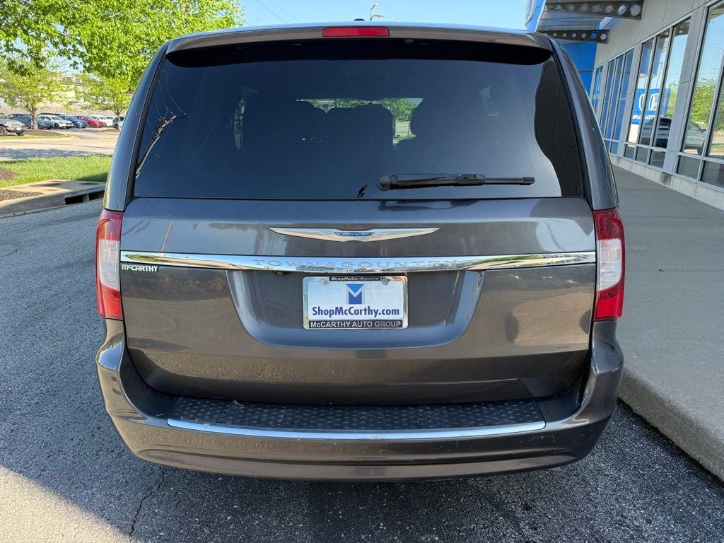 2016 Chrysler Town & Country Touring