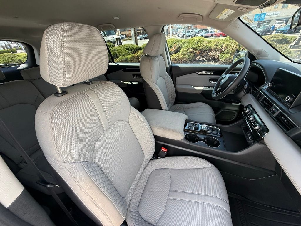 2023 Honda Pilot LX