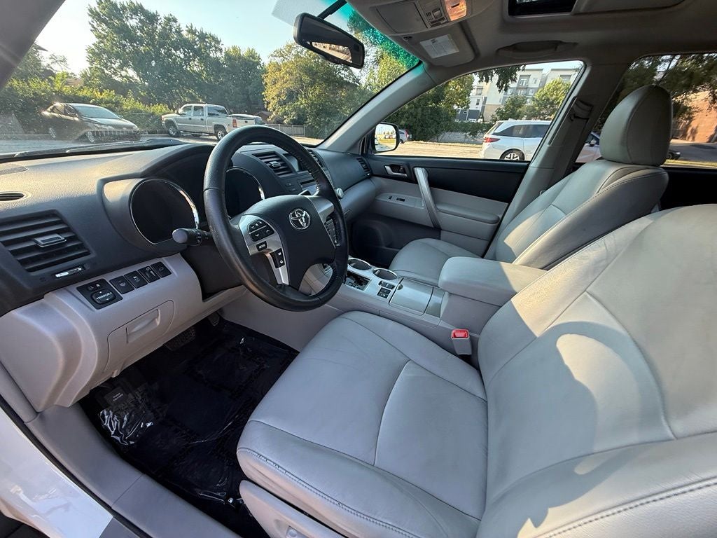 2012 Toyota Highlander SE