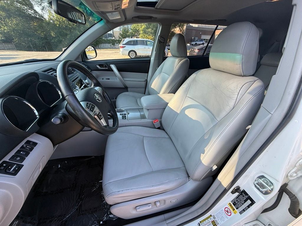 2012 Toyota Highlander SE
