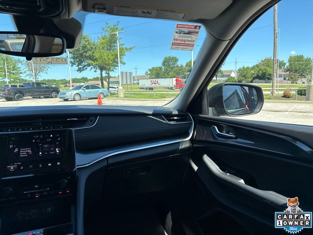 2023 Jeep Grand Cherokee Laredo 4x4