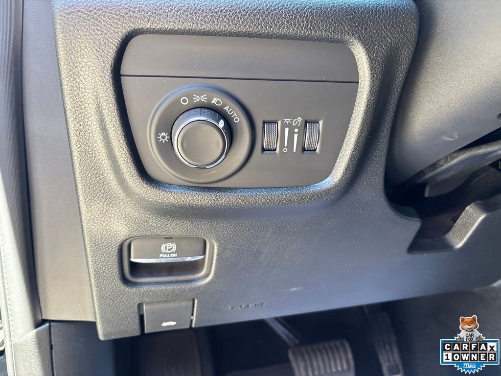2023 Jeep Grand Cherokee Laredo 4x4