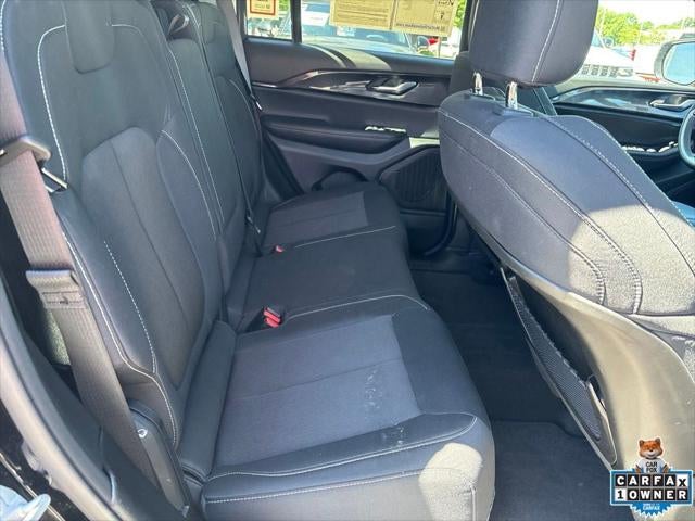 2023 Jeep Grand Cherokee Laredo 4x4