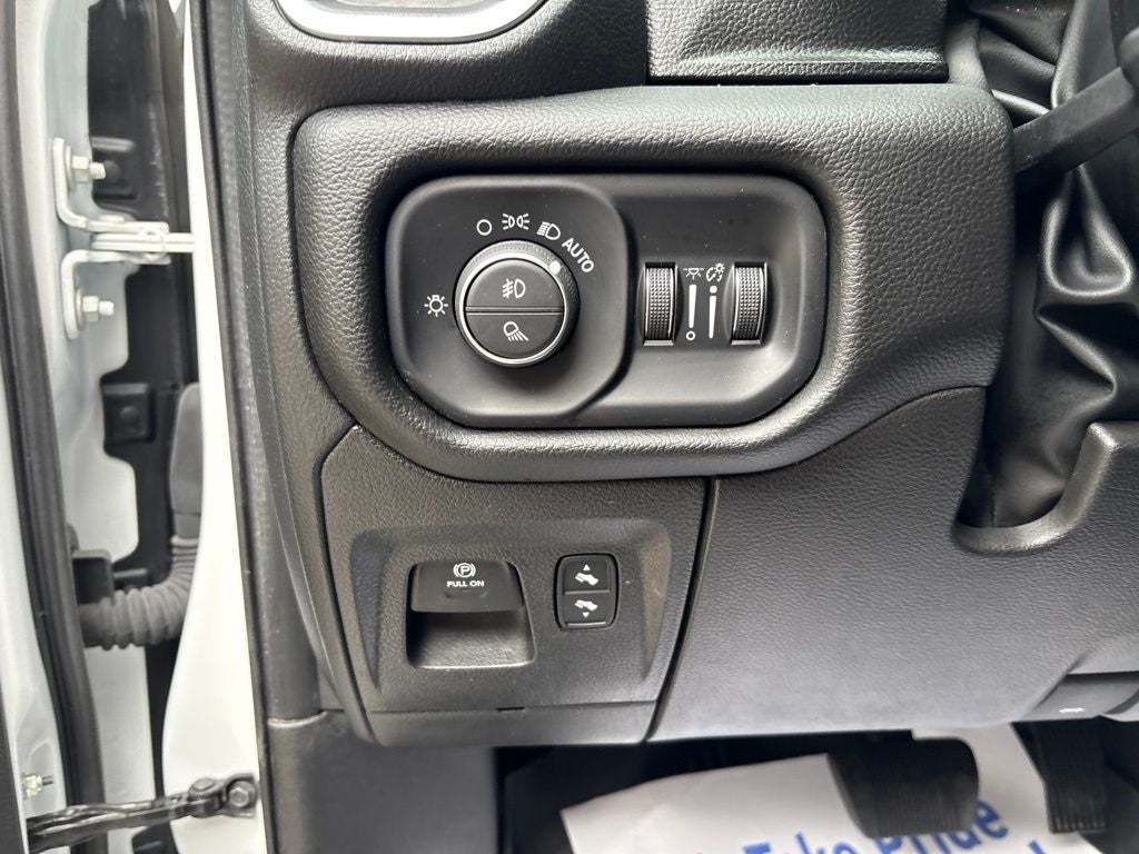 2025 RAM 1500 Big Horn Crew Cab 4x4 5'7' Box