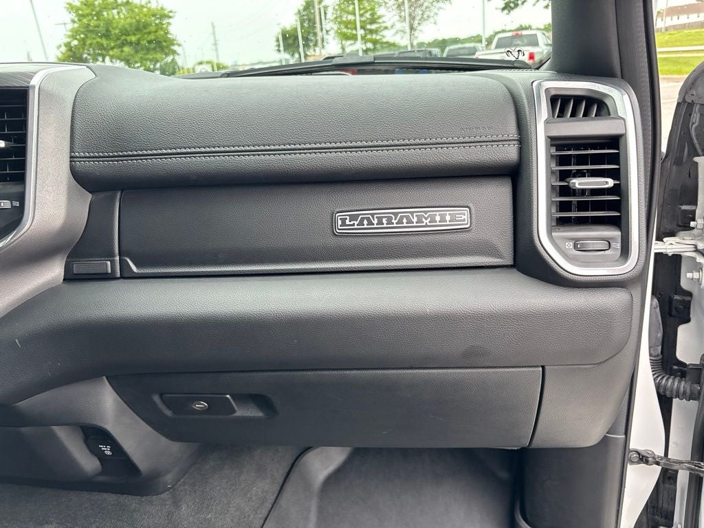 2023 RAM 1500 Laramie Crew Cab 4x4 5'7' Box