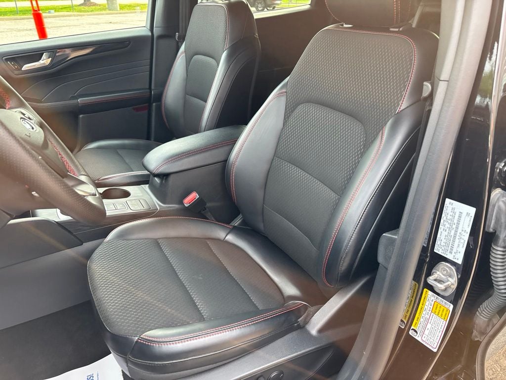 2025 Ford Escape ST-Line Select