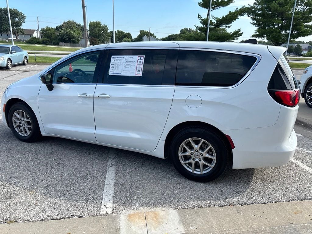 2024 Chrysler Voyager LX