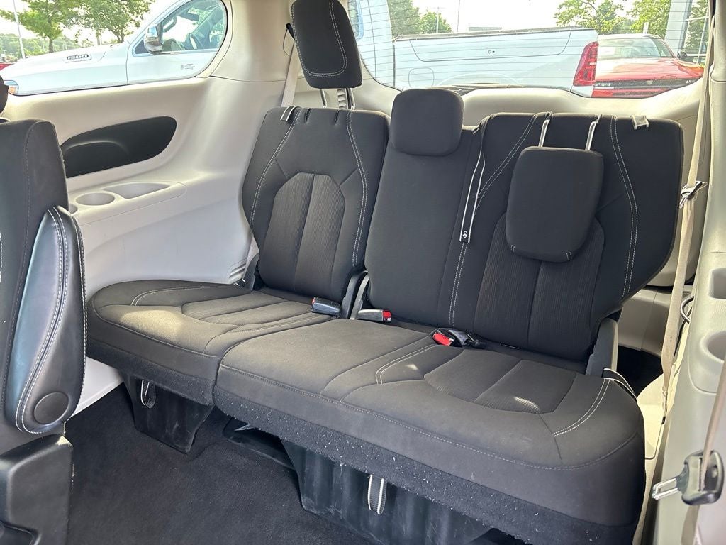 2024 Chrysler Voyager LX