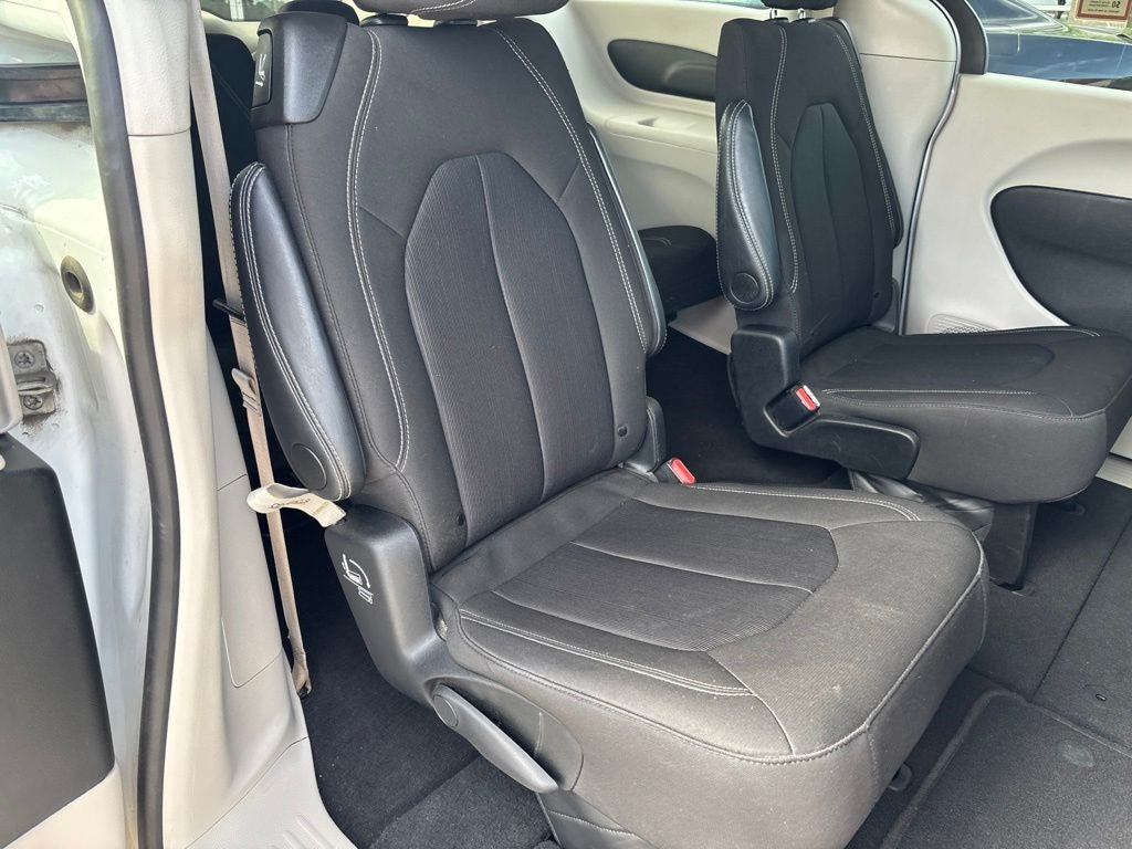 2024 Chrysler Voyager LX
