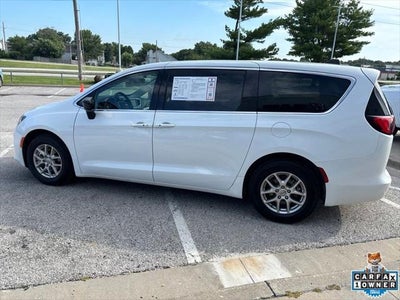 2024 Chrysler Voyager LX