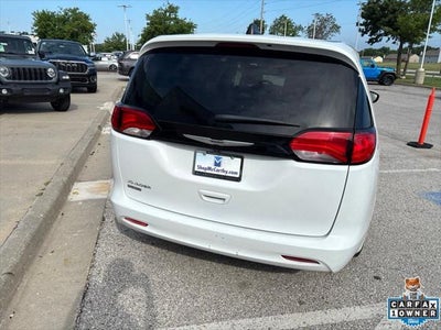 2024 Chrysler Voyager LX
