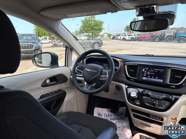 2024 Chrysler Voyager LX