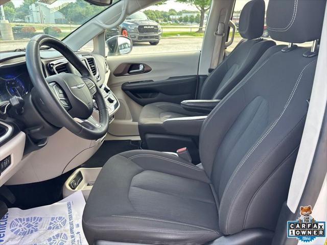 2024 Chrysler Voyager LX