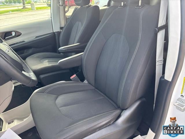 2024 Chrysler Voyager LX