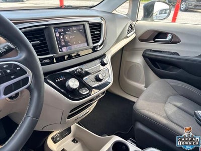 2024 Chrysler Voyager LX