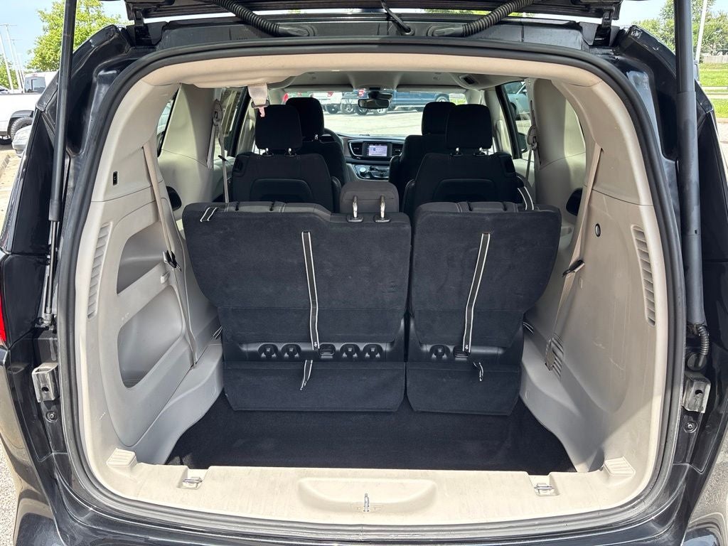 2023 Chrysler Voyager LX
