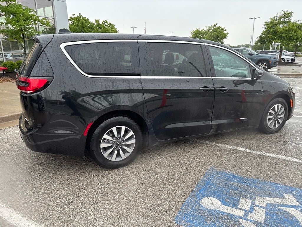 2023 Chrysler Pacifica Hybrid Touring L