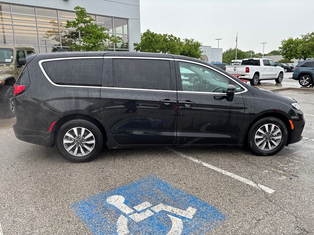 2023 Chrysler Pacifica Hybrid Touring L