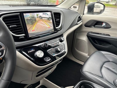 2023 Chrysler Pacifica Hybrid Touring L